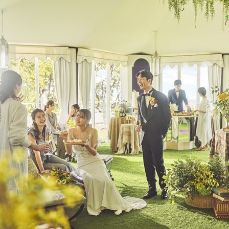 デザートビュッフェを楽しみながらゲストと会話を楽しんで。|SOLA KOBE（ソラ コウベ）の写真(39273977)