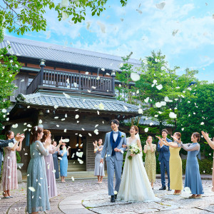 歴史的建造物のバックに、ゲストと思い出に残るひとときを…|樫野倶楽部の写真(54202015)