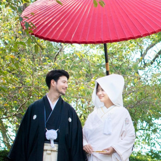 【挙式スタイルに迷う方も◎】選べる！厳かな和式場と光が降り注ぐチャペル