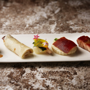 館内3つのレストランがミシュランの星に輝き「美食の殿堂」と称される15種類のウェディングメニュー|マンダリン オリエンタル 東京の写真(9110733)