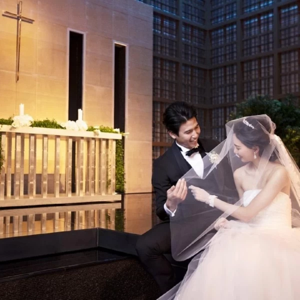 風格漂うラグジュアリーホテルでオートクチュールのウエディングを