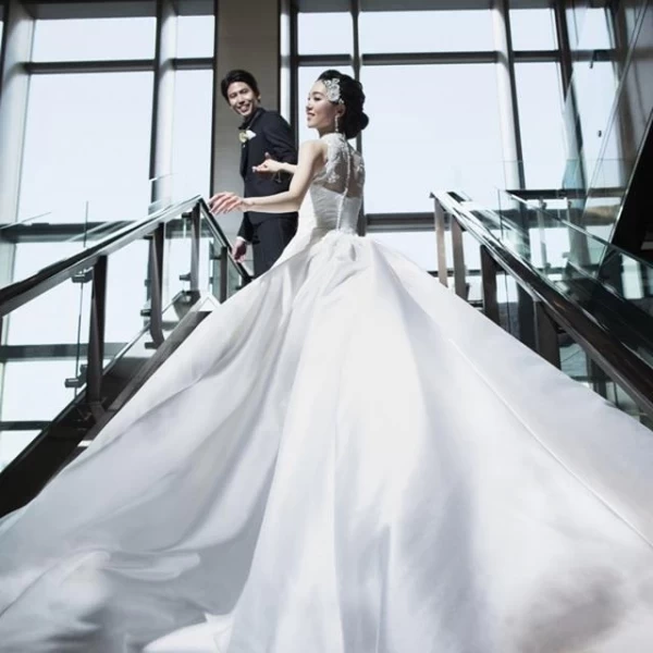 風格漂うラグジュアリーホテルでオートクチュールのウエディングを