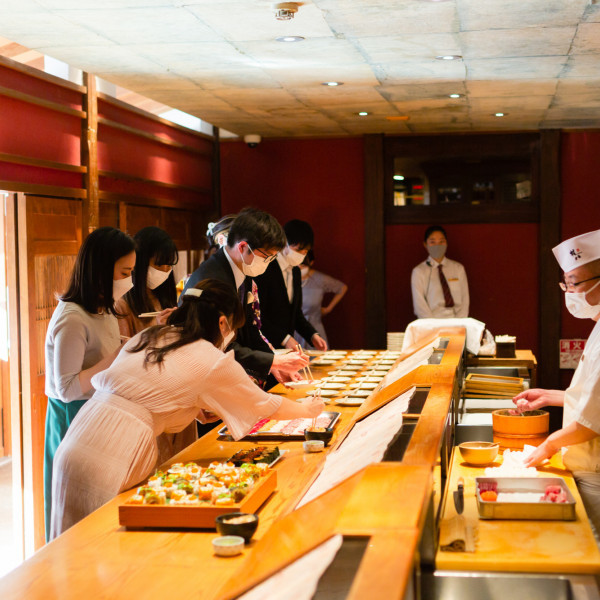 人気の寿司ビュッフェはゲストにも喜ばれる演出です