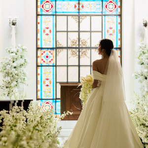 【素材にも注目】ウエディングドレスは、素材の質にも注目しましょう。上質な素材を使ったドレスなら、デザインが派手でなくても、上品かつエレガントで印象深い美しさがあります|アイネス ヴィラノッツェ大阪（クラウディアホールディングスグループ）の写真(55161184)