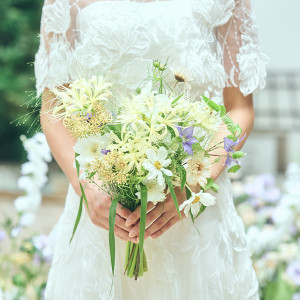 柔らかなレースと淡い花々が重なりあう|アイネス ヴィラノッツェ大阪(クラウディアホールディングスグループ)の写真(55142081)