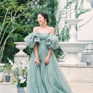 【ドレス選びと、ヘアメイク・コーディネート】結婚式でドレス選びは大切なポイントです。ドレスだけでなく、トータルビューティを大切に、専門分野のプロがお手伝いさせて頂きます|アイネス ヴィラノッツェ大阪（クラウディアホールディングスグループ）の写真(55161226)