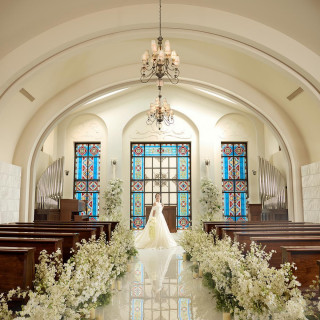 【AM見学限定】花嫁が映えるステンドグラス輝くチャペル挙式をプレゼント！