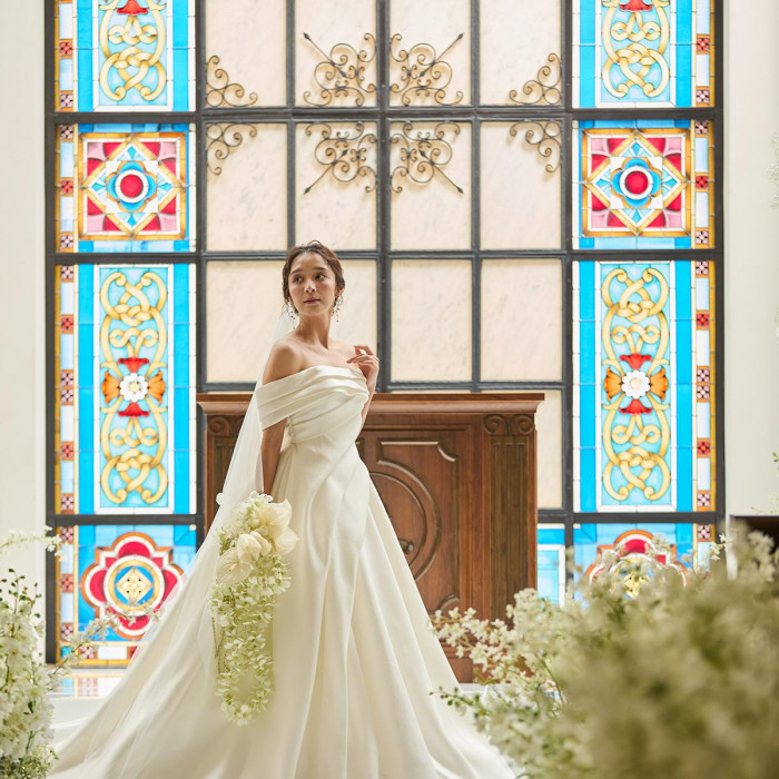 佇むだけで美しく絵になるチャペル。フォトジェニックな誓いのシーンを