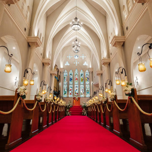 天井高約20Mの重厚感のある大聖堂。パイプオルガンやヴァイオリン、聖歌隊の歌声等の生演奏もしっかり響き渡ります。|OSAKA St.BATH CHURCH(大阪セントバース教会)の写真(28497989)