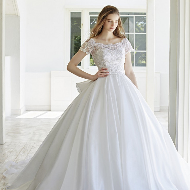 ウェディングドレス・衣装｜OSAKA St.BATH CHURCH(大阪セント