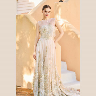 ランウェイ プレミアムはResollの新作コレクションの中で、最もトレンド感がありスタイリッシュなドレス