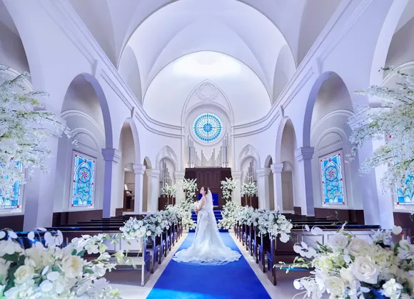 大聖堂での挙式のみ専用プラン｜結婚式公式見積り｜アニヴェルセル 
