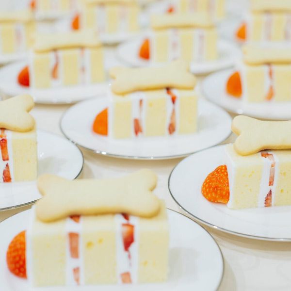 お料理やケーキなどにも遊び心を取り入れることも可能♪プランナーにおふたりの“やりたい”を相談しよう♪