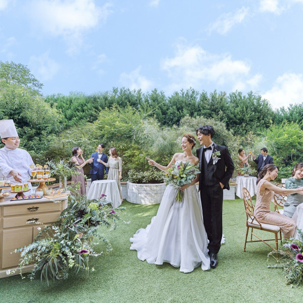 選べるガーデン付き貸切邸宅！緑溢れるアットホームな空間でゲストと距離の近い結婚式♪