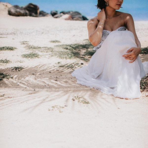 沖縄リゾートらしい空と海が輝く一枚