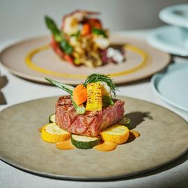 【人気NO.1】近江牛試食×最新自社ドレス見学！貸切邸宅まるごと見学