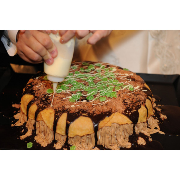 広島らしいケーキカット お好み焼きケーキ ルメルシェ元宇品 ウエディングパーク