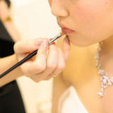 センス抜群のヘアメイクアーティストがお支度のお手伝いを致します。