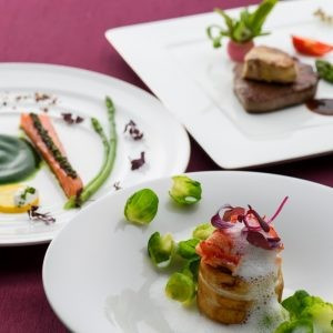 大人気!【贅沢牛フィレ試食×感動チャペル体験】
