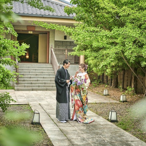 敷地内にある神殿で本格的な和婚が叶う
