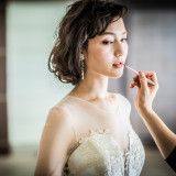 ウェディングドレスからカラードレスまでトレンドを押さえた衣装を豊富に取り揃えております。