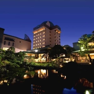 【130年の庭で叶う伝統と革新の融合ウエディング】|ART HOTEL NEW  TAGAWA(アートホテルニュータガワ)の写真(313948)