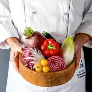 季節の恵みや地元産など、こだわりの食材は新鮮そのもの。みずみずしい色艶がまぶしいほど|ART HOTEL NEW  TAGAWA(アートホテルニュータガワ)の写真(4020474)