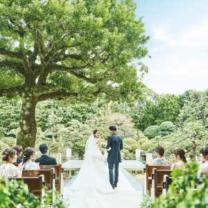 700坪を有する日本庭園を背景に大切な一日を|ART HOTEL NEW  TAGAWA(アートホテルニュータガワ)の写真(24443254)