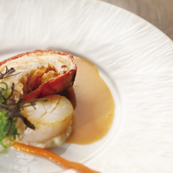 【式場探し1件目の来館で】当ホテルでご利用可能なお食事券2万円プレゼント