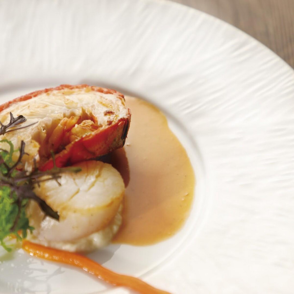 【式場探し1件目の来館で】当ホテルでご利用可能なお食事券2万円プレゼント