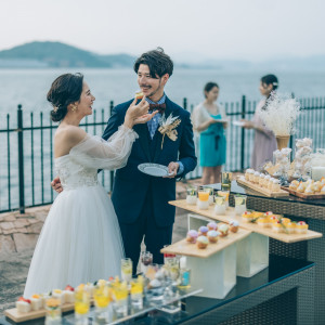 一面のオーシャンビューの中ガーデンパーティ|アモーレヴォレ サンマルコ/FIVESTAR WEDDINGの写真(28420227)