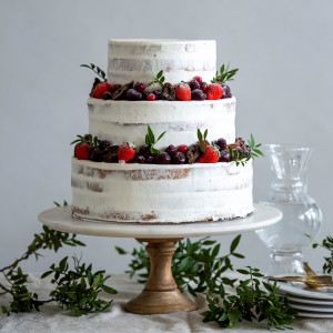 パティシエ特製のウェディングケーキは、あなたのお好みに合うように豊富な種類を取り揃えております|アモーレヴォレ サンマルコの写真(6338783)