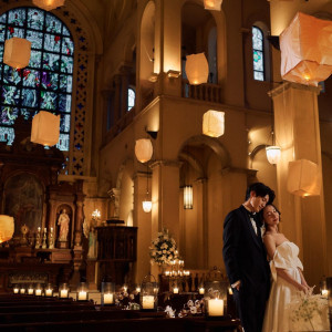 聖歌隊の生歌と生演奏で幻想的で感動的な空間に。|アモーレヴォレ サンマルコ/FIVESTAR WEDDINGの写真(56451062)