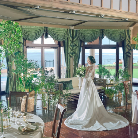 【レッツォーニコ】
30名様~130名様着席。
ローマ法王を輩出した名門レッツォーニコ家の邸宅をイメージした豪奢なゲストハウス。会場内からのロケーションもとっておき