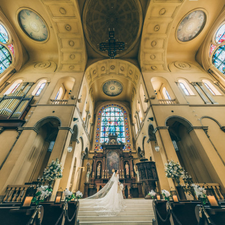 ヴェネツィア現地のサンマルコ寺院より祝福を受けている正統な教会。