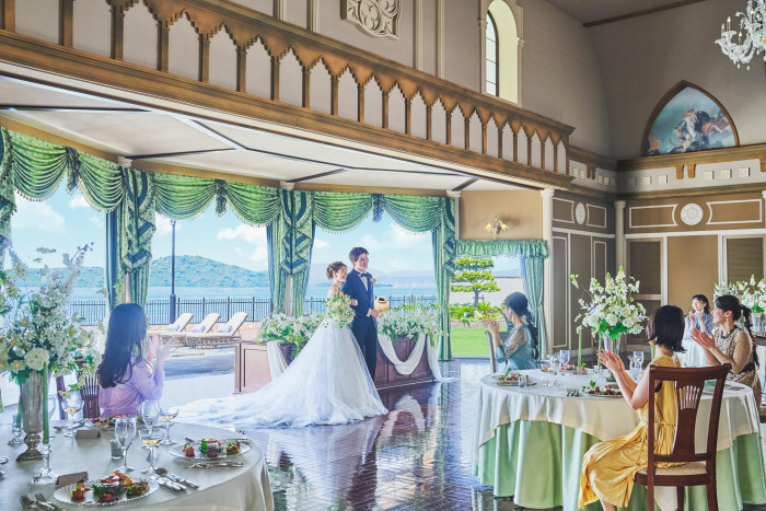 ゲストとの距離も近く、アットホームな披露宴会場【レッツォーニコ】