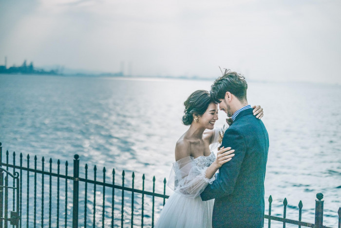 海沿いの結婚式場だからこそ叶うロケーション撮影。