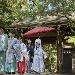 ご家族とのご縁をより深く結ぶ神前式、一歩一歩進む参進は感謝の気持ちが溢れる|響 風庭 赤坂の写真(42448181)