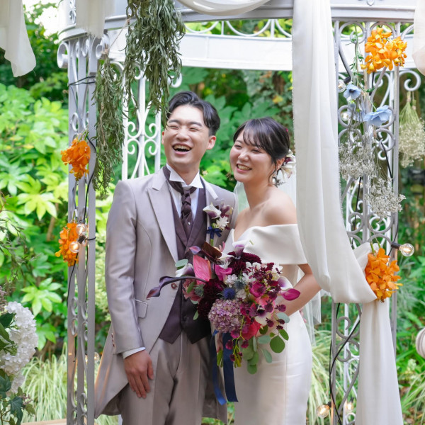 人気の秋シーズンに叶える緑と紅葉に囲まれたガーデンウエディング♪