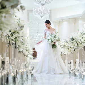 煌びやかなクリスタルのシャンデリアと純白のドレスと一緒に♪|アプローズスクエア 名古屋迎賓館の写真(29753519)