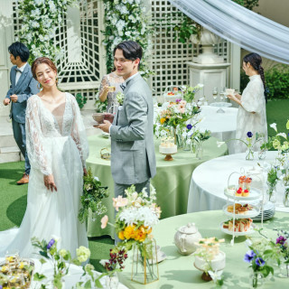 ガーデンにもふたりらしいアイテムでコーディネートして