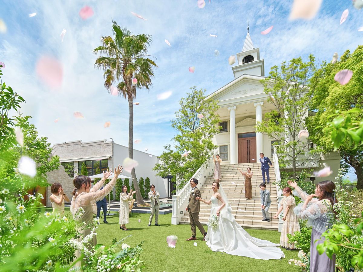  「おもてなしの心とチーム力」
心をひとつに、全員で創る結婚式
型にはまらない自由なスタイル