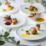 ハレの日にふさわしい見た目にも華やかな料理の数々