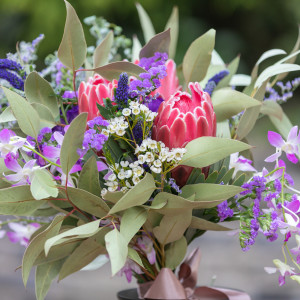 インパクトのある生花をメインに、おしゃれでかわいいオリジナルブーケ|クオーリ クオーリ   〈エルフラットグループ〉の写真(22834337)