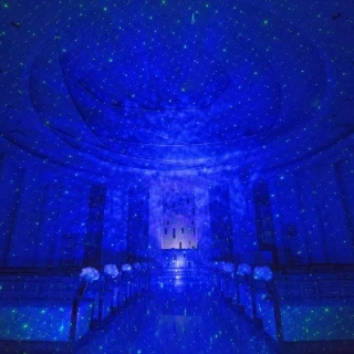 人気演出『プラネタリウム×ランタンセレモニー』の幻想的体験