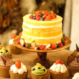 カップケーキのウェディングケーキ 入刀後のファーストバイトはカップケーキで！|GRAND-CIEL OKAZAKI（グランシェル岡崎）の写真(31459127)
