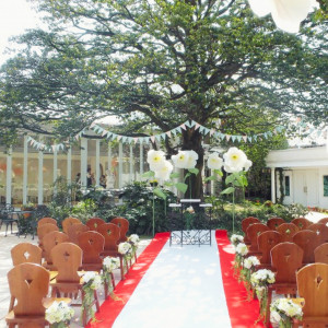 晴れている日にはガーデン挙式も...！|アンジュ・デ・ラヴィの写真(28841285)