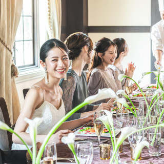 専属シェフが季節の食材をふんだんに使ったコース設計を。思わず笑顔になる美食ばかり