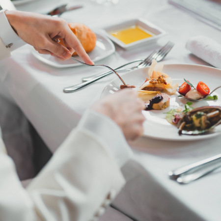 レストランならではの絶品料理に舌鼓