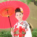 番傘をさしての入場も素敵です。